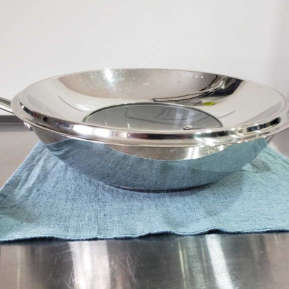 Stainless steel wok with silicone handles - Picture 8 of 8